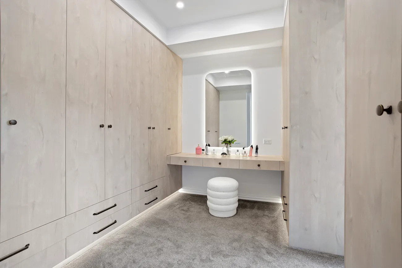 Walk-in robe and dressing area