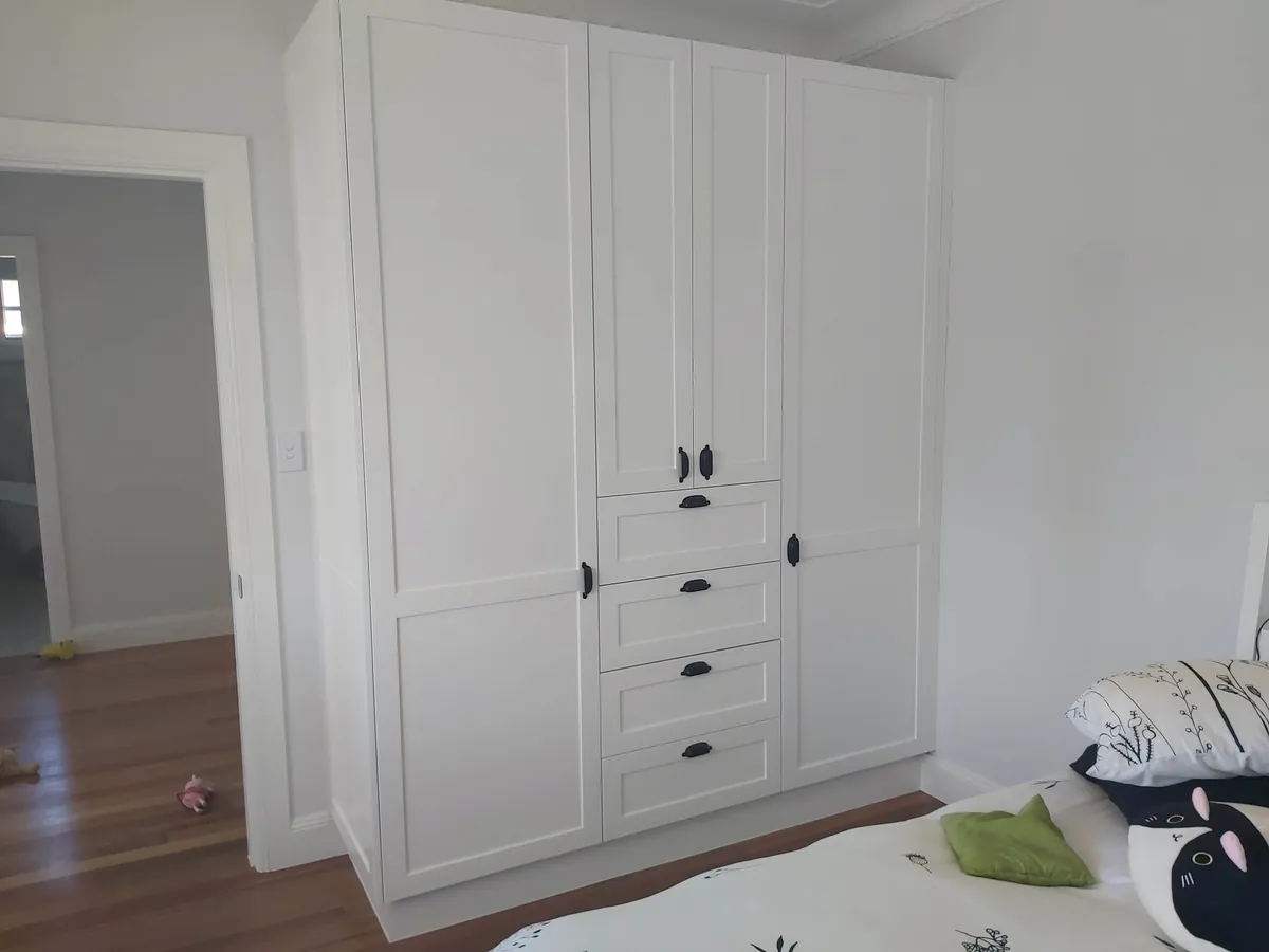 Built-in wardrobe joinery